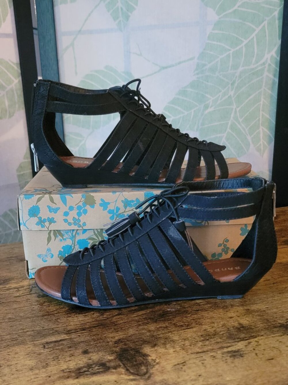 Bamboo Womens Black Leather Sandals Size 8